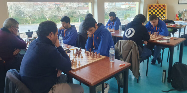 Equipas A e B lideram campeonatos nacionais