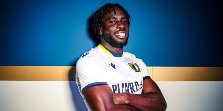 Florian Danho é do FC Famalicão