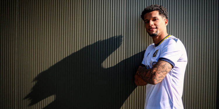 Ian Custódio reforça o FC Famalicão