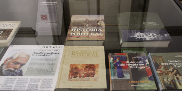 Biblioteca evoca José Mattoso