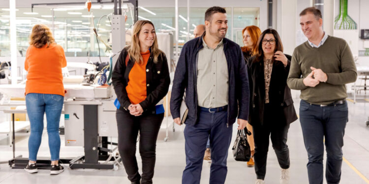 Falta de mão de obra qualificada