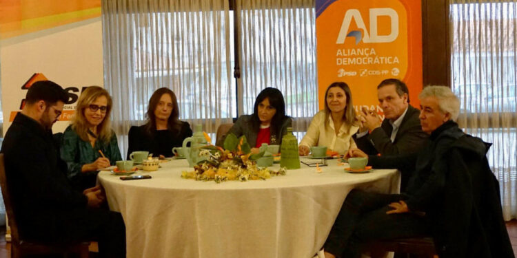 De mulheres e para Mulheres