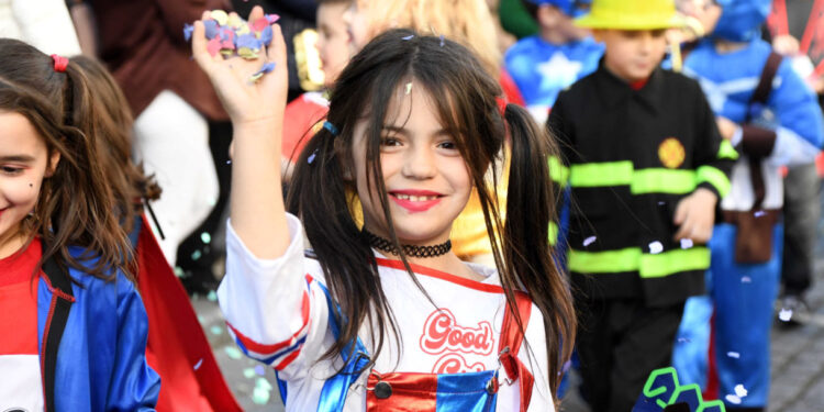 Desfile de Carnaval com alteração