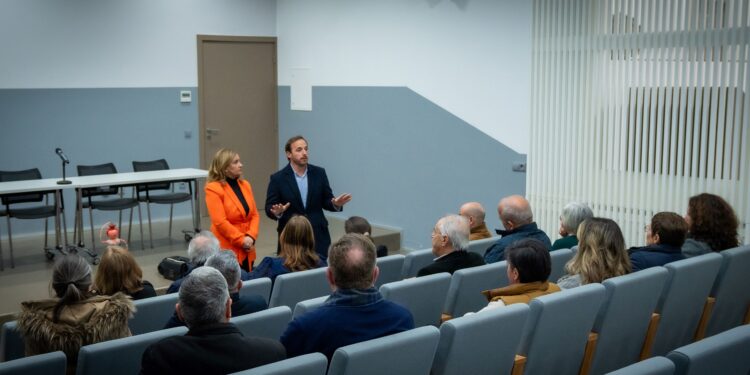 Reforçar Instituições Sociais