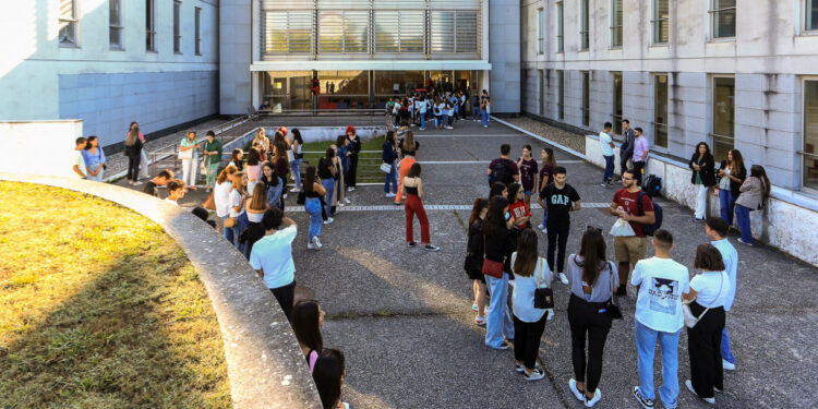 Avaliar ensino universitário em Portugal