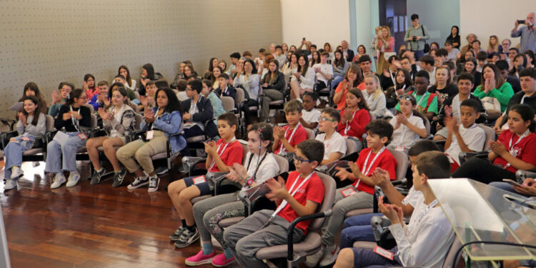 Propostas de Jovens em Assembleia