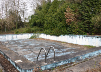 Nova piscina exterior