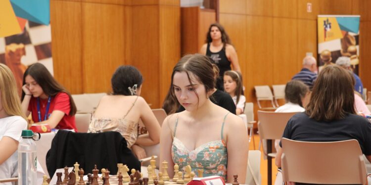 XADREZ: Campeã Nacional