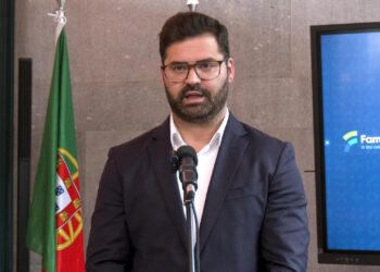 Saneamento gera troca de palavras