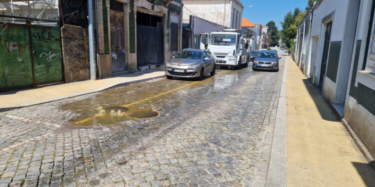 Caixa de “visita-esgoto”