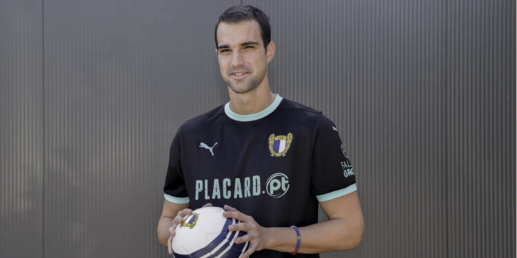 FCF com novo guarda-redes