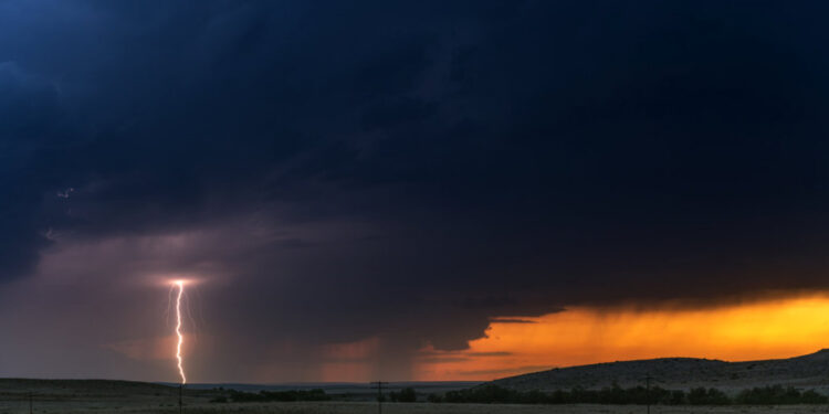CALOR, TROVOADA E POEIRAS