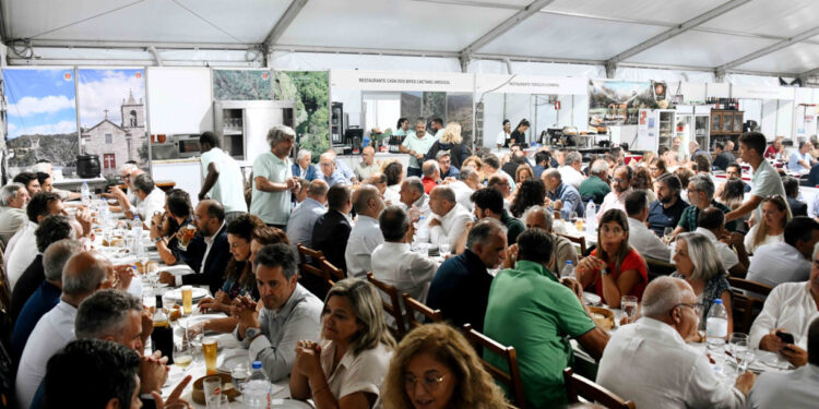 Autarcas famalicenses em convívio