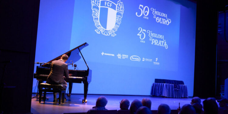 Emblemas de ouro e prata