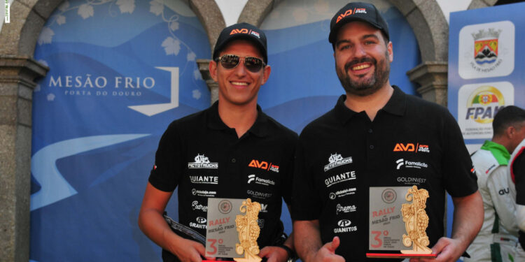 Dupla J. Sousa e T. Silva no pódio
