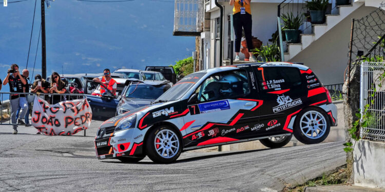 Dupla J. Sousa e T. Silva no pódio