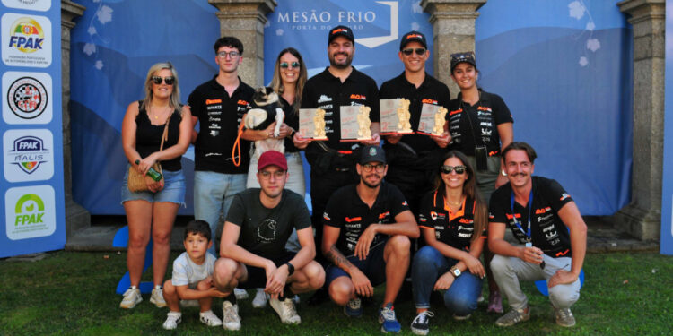 Dupla J. Sousa e T. Silva no pódio