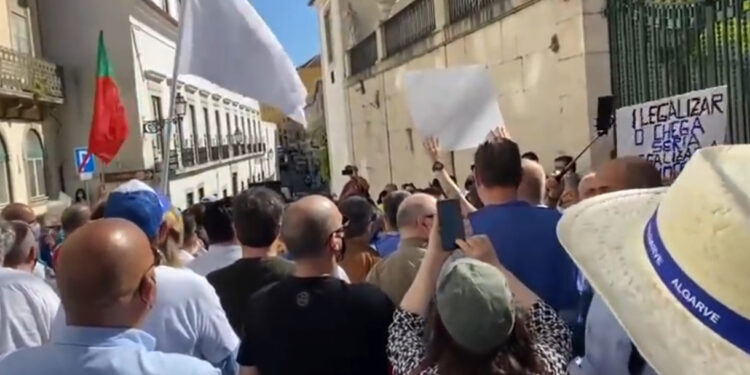 Colectivo “Vida Justa” e Chega