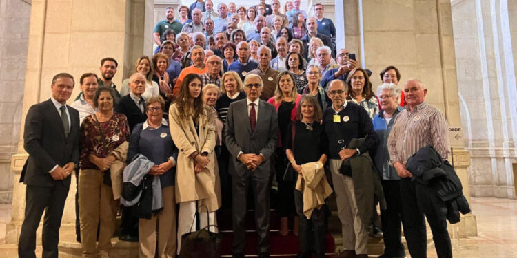 Famalicenses recebidos na AR