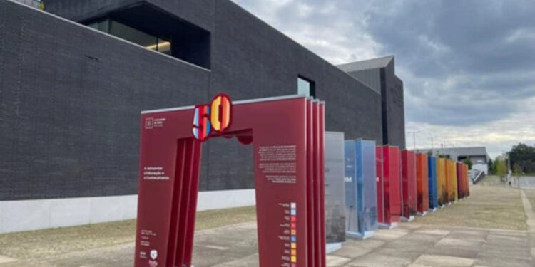 Mostra Itinerante da UM na Trofa