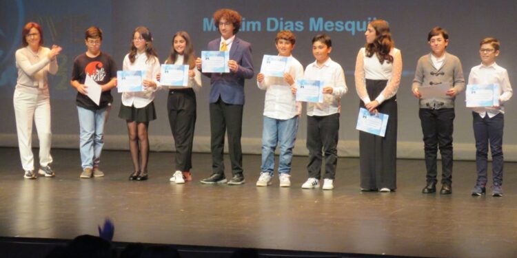 Entrega de Diplomas de Mérito