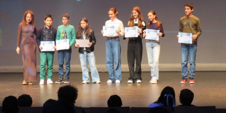 Entrega de Diplomas de Mérito