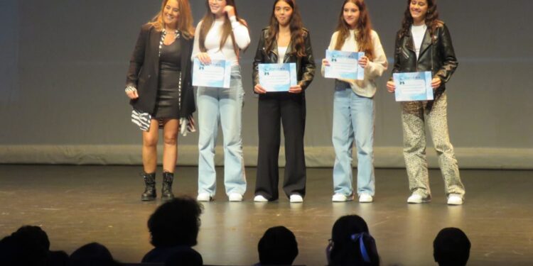 Entrega de Diplomas de Mérito