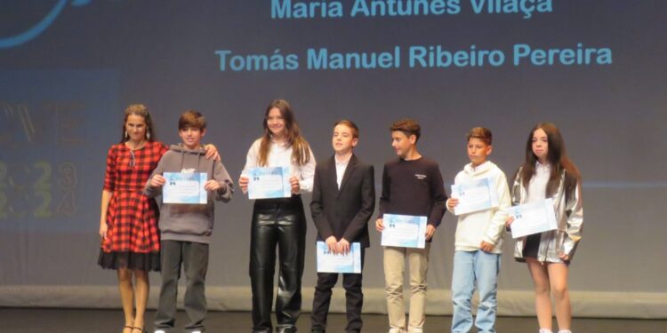 Entrega de Diplomas de Mérito