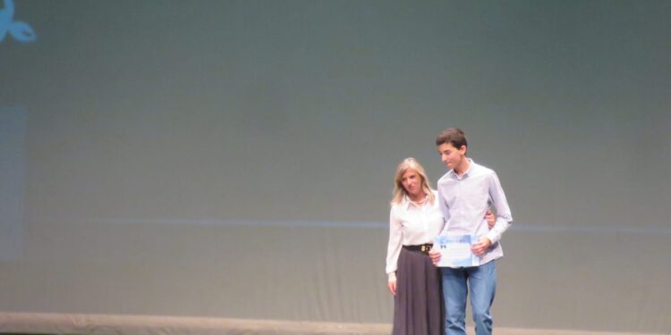 Entrega de Diplomas de Mérito