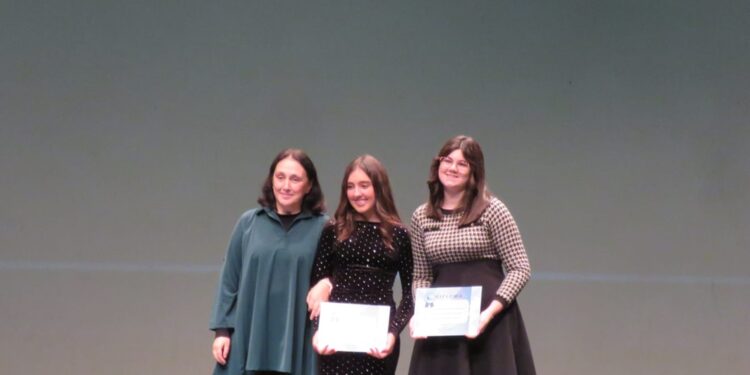 Entrega de Diplomas de Mérito