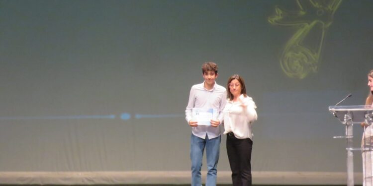 Entrega de Diplomas de Mérito