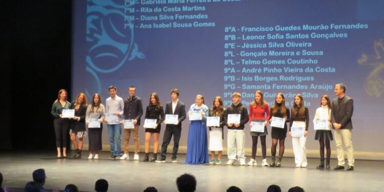 Entrega de Diplomas de Mérito