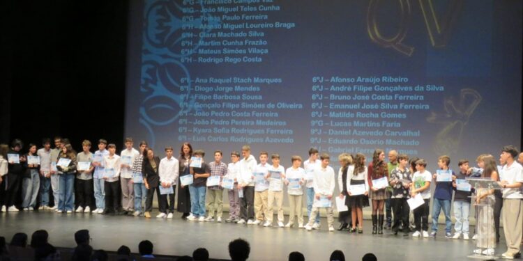 Entrega de Diplomas de Mérito