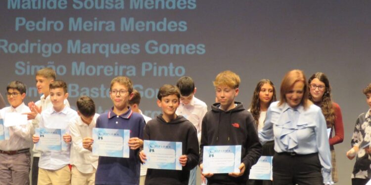 Entrega de Diplomas de Mérito
