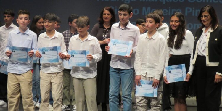 Entrega de Diplomas de Mérito