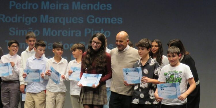 Entrega de Diplomas de Mérito