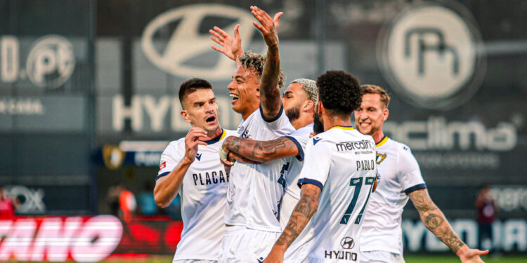 FC Famalicão joga em casa