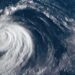 Ciclone passa ao lado