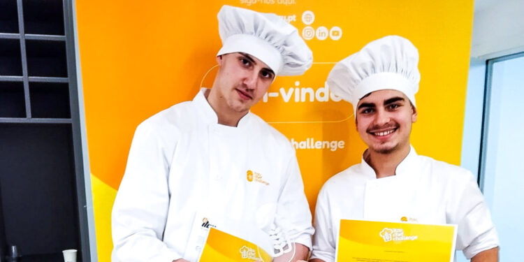 Dois alunos da EPATV