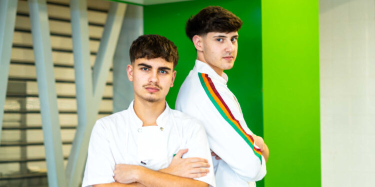 Dois alunos da EPATV