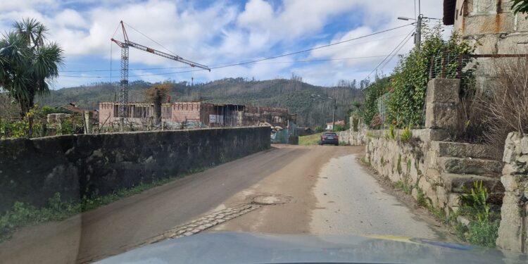 Joane acorda enlameada