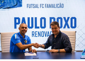 Roxo renova no FC Famalicão