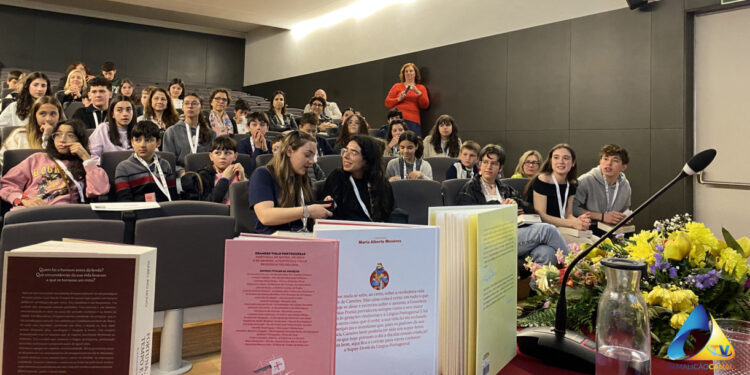 Camões estimula estudantes