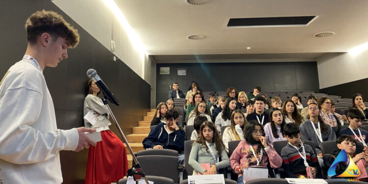 Camões estimula estudantes