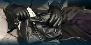 DELÃES: Assalto à Mão Armada