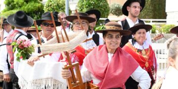 “TONS DE FESTA” Desfile Etnográfico