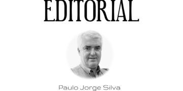 A Voz da Região: O Legado Incontornável de Francisco Pinto Balsemão e a Crise do Jornalismo Local