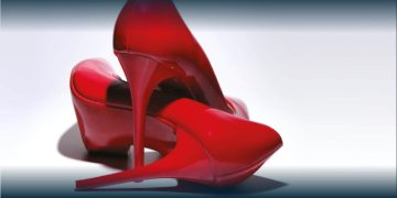 Sapatos Vermelhos em Vila das Aves