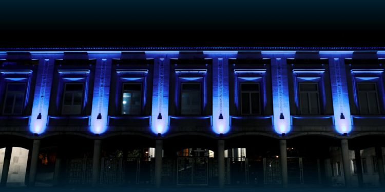 Famalicão Ilumina Paços do Concelho de Azul