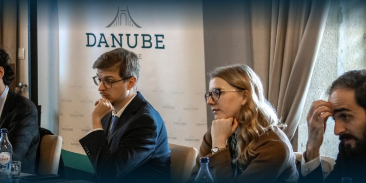 Seminário Internacional “Coroa e Cruz” em Braga